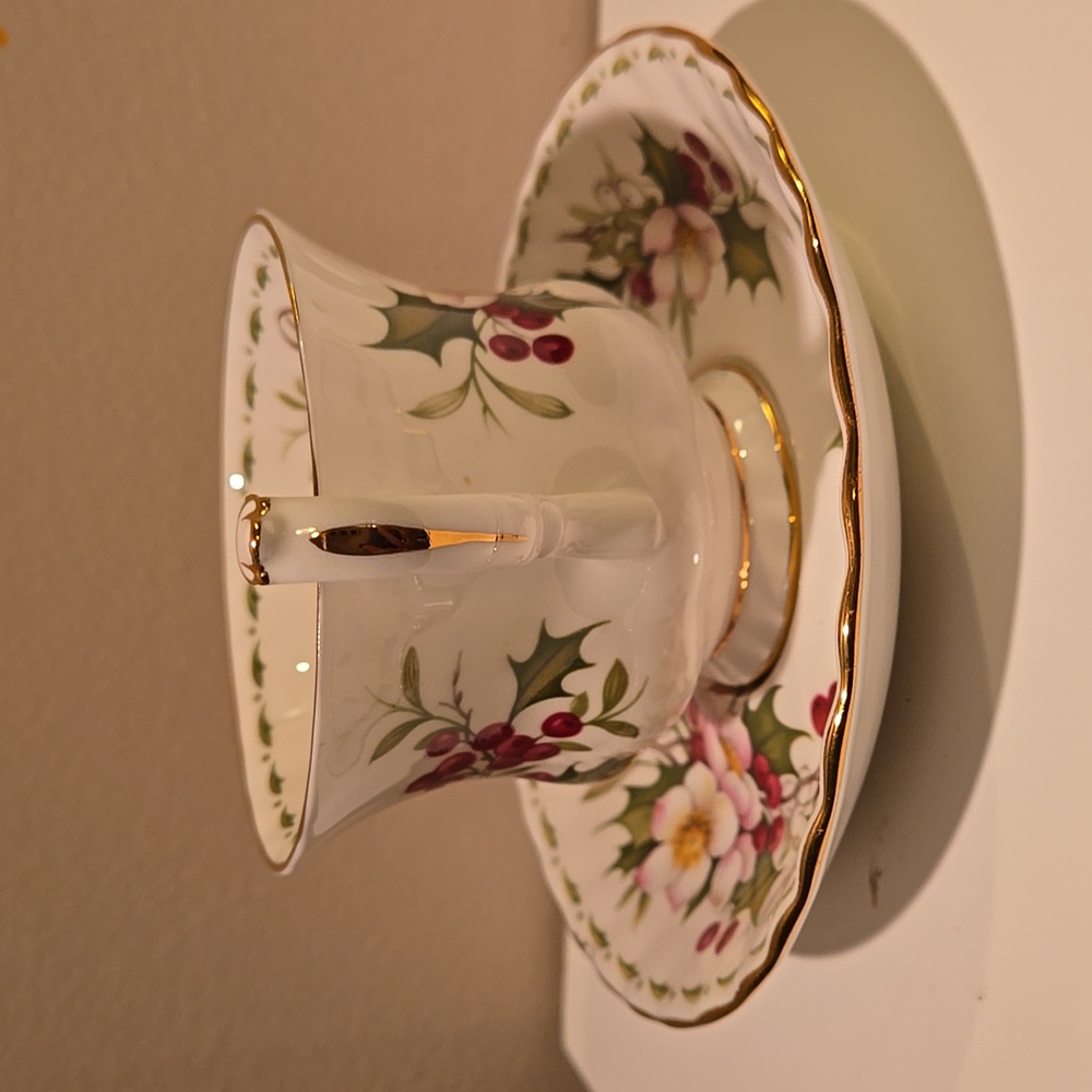 Royal Albert December Cup & Saucer - Picture 2 of 16